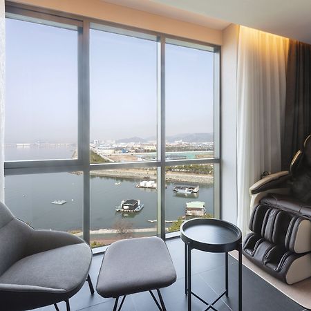 Brown-Dot Hotel Shinho Busan Esterno foto