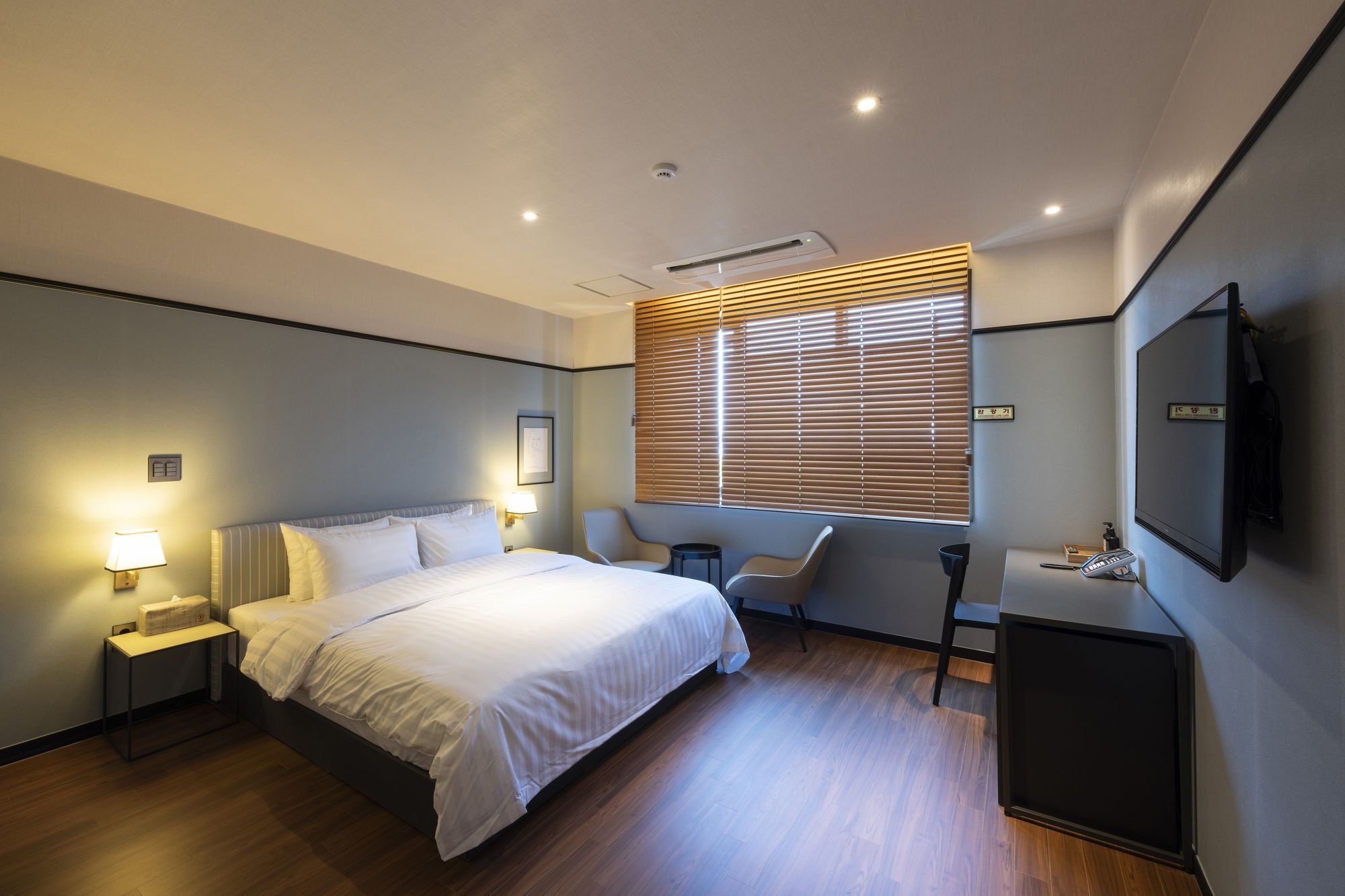 Brown-Dot Hotel Shinho Busan Esterno foto